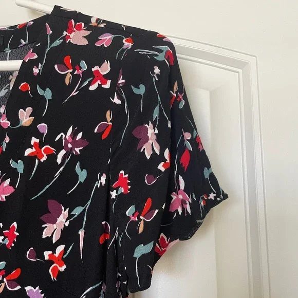 SOLD Madewell V-Neck Button-Front Mini Dress in Drifting Flowers - Picture 3 of 7